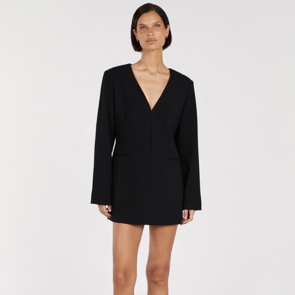DISSH Elegant Black Mini Dress
